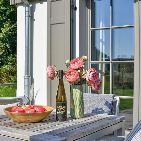 Ferienhaus Svantevit 31 Feriendorf Klein Stresow Rügen by ruyastay-3